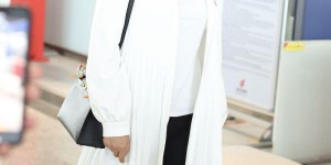 51-year-old Tao Hong really knows how to look young and wears a white cartoon printed sweatshirt (refreshing, age-reducing and girlish)