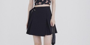 What’s the best way to look good underneath a T-shirt (teach you some outfit ideas that make you look slimmer and more beautiful without clashing with your shirt)