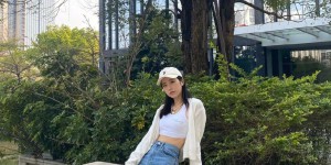 This time it’s not awkward to match up clothes. Zhou Yutong and Cheng Xiao wear the same T-shirt (but they are equally beautiful)