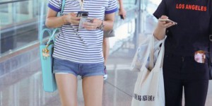 Jiang Xin has lost weight (she wears a loose POLO shirt and uses a coat to cinch her waist and her figure cannot be concealed)