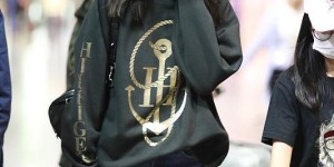 Liu Wen is indeed a supermodel (even if she wears such an ordinary sweater, she looks more and more stylish)