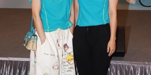 Guo Jingjing and Gambi are rarely in the same frame (both rich ladies wear T-shirts but have different styles)