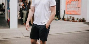 Stay away from these 3 earthy colors when wearing T-shirts (they are greasier than you think)