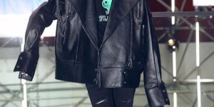 Sweaters + jackets are the most popular mix and match CP this winter (it can be sweet or cool and become fashionable effortlessly)