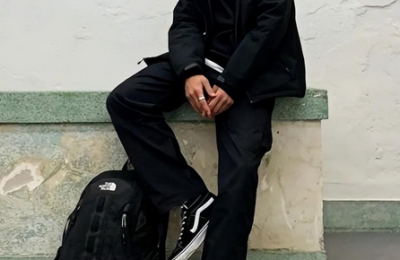 Stop wearing T-shirts with jeans (recommend these 3 combinations for more taste)