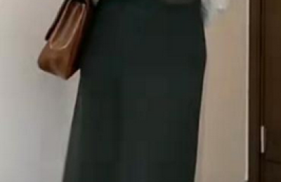 There is a popular way of wearing a sweatshirt + a knee-length skirt (it is fashionable and looks slim and good-looking)