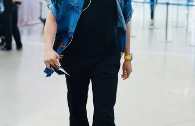 T-shirt + leggings are very trendy for men (two styles with jeans)