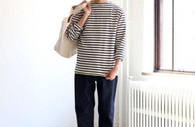 Striped T-shirts are very old-fashioned (try a loose version to easily wear the trend)
