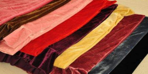 What are the characteristics of gold velvet fabric? How to wash gold velvet clothes?