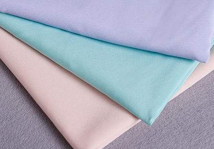 What kind of fabric is polyester fiber? How much does polyester fiber cost?