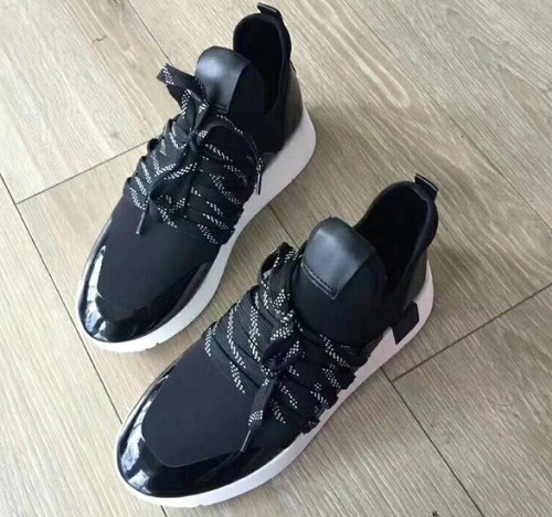 How about Lycra shoes? Are they hot to wear?