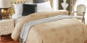 What are the advantages and disadvantages of camel hair quilts? How to wash camel hair quilts?