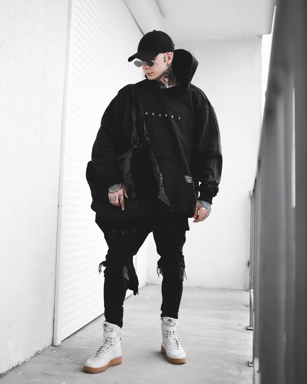 Why does black look boring when you wear it (these matching tips are